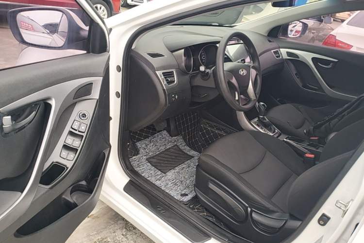 Used Hyundai Elantra (5th Generation / Langdong) 2016 1.6L Automatic Smart Version Driver Seat