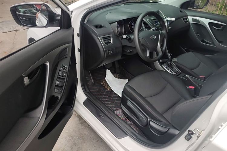 Used Hyundai Elantra (5th Generation / Langdong) 2016 1.6L Automatic Smart Version Driver Seat