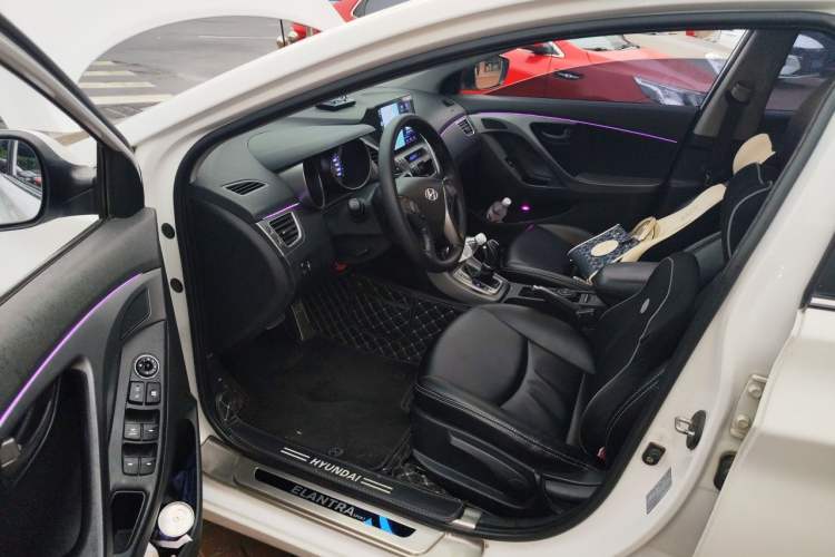 Used Hyundai Elantra (5th Generation / Langdong) 2016 1.6L Automatic Smart Version Driver Seat