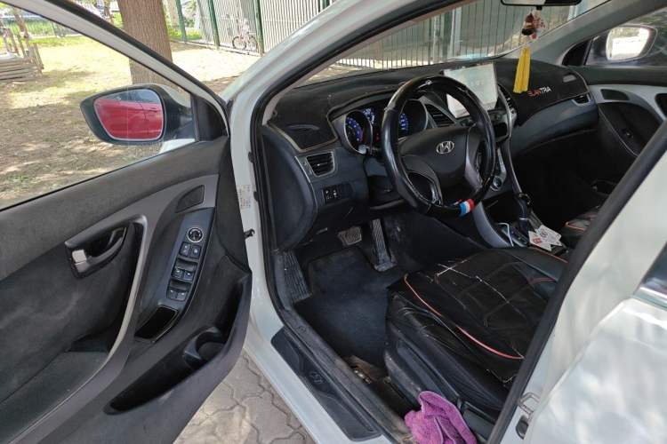 Used Hyundai Elantra (5th Generation / Langdong) 2016 1.6L Automatic Smart Version Driver Seat