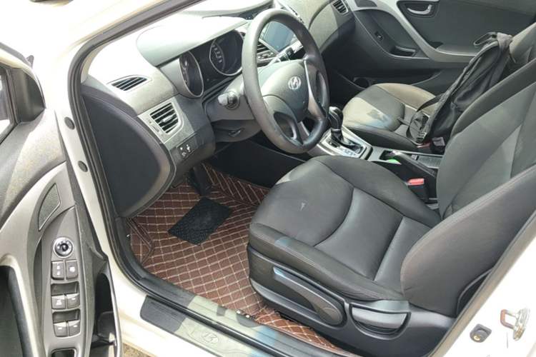 Used Hyundai Elantra (5th Generation / Langdong) 2016 1.6L Automatic Smart Version Driver Seat