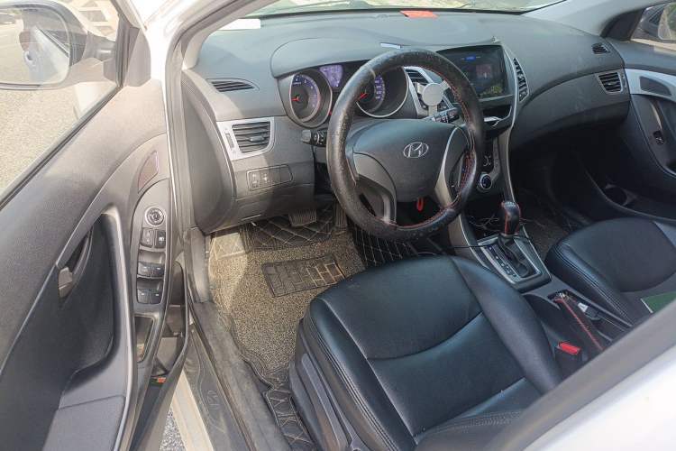 Used Hyundai Elantra (5th Generation / Langdong) 2016 1.6L Automatic Smart Version Driver Seat