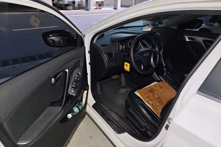 Used Hyundai Elantra (5th Generation / Langdong) 2016 1.6L Automatic Smart Version Driver Seat