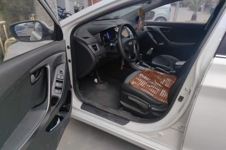 Used Hyundai Elantra (5th Generation / Langdong) 2016 1.6L Automatic Smart Version Driver Seat