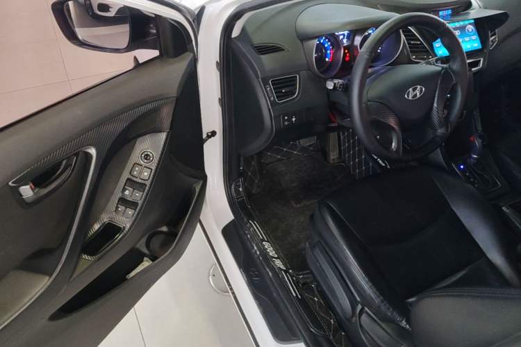 Used Hyundai Elantra (5th Generation / Langdong) 2016 1.6L Automatic Smart Version Driver Seat