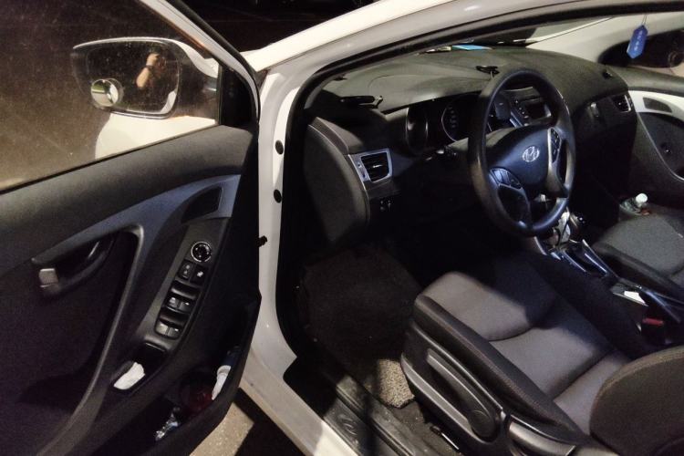 Used Hyundai Elantra (5th Generation / Langdong) 2016 1.6L Automatic Smart Version Driver Seat