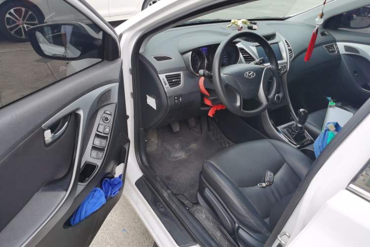Used Hyundai Elantra (5th Generation / Langdong) 2016 1.6L Manual Luxury Model Driver Seat