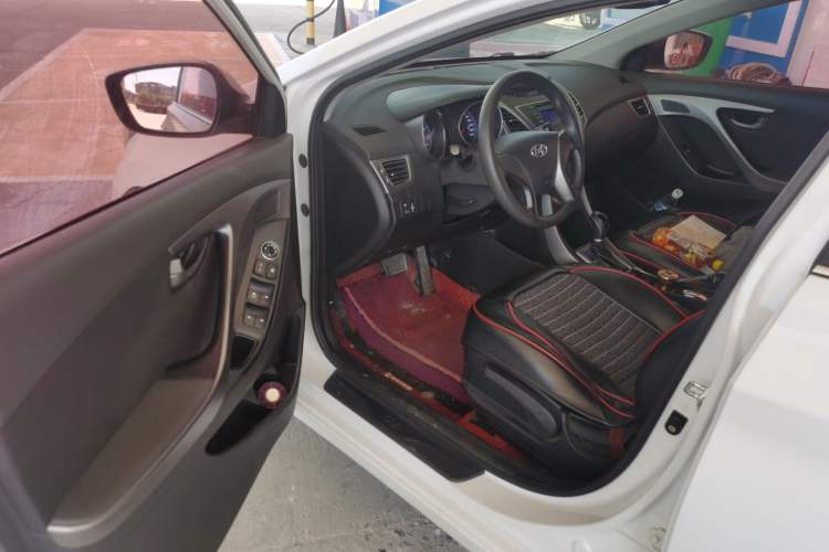 Used Hyundai Elantra (5th Generation / Langdong) 2016 1.6L Automatic Smart Version Driver Seat