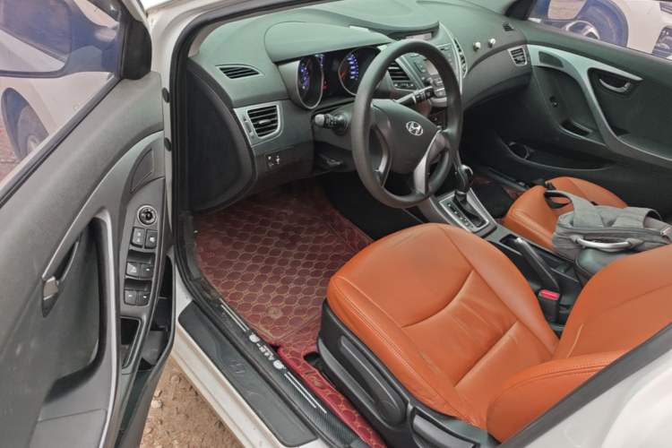 Used Hyundai Elantra (5th Generation / Langdong) 2016 1.6L Automatic Smart Version Driver Seat