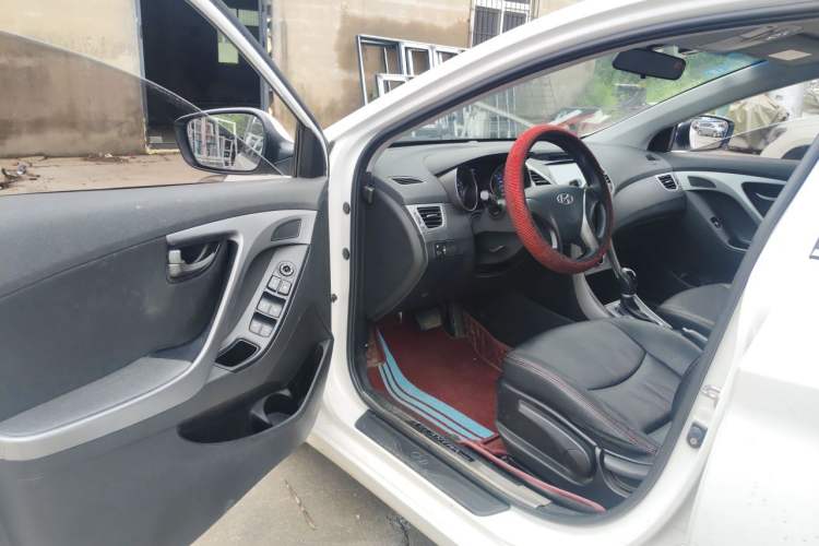 Used Hyundai Elantra (5th Generation / Langdong) 2016 1.6L Automatic Smart Version Driver Seat