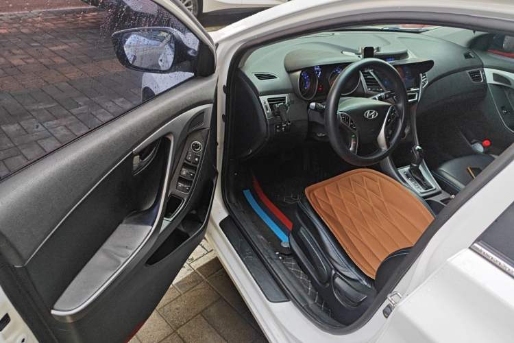 Used Hyundai Elantra (5th Generation / Langdong) 2016 1.6L Automatic Smart Version Driver Seat