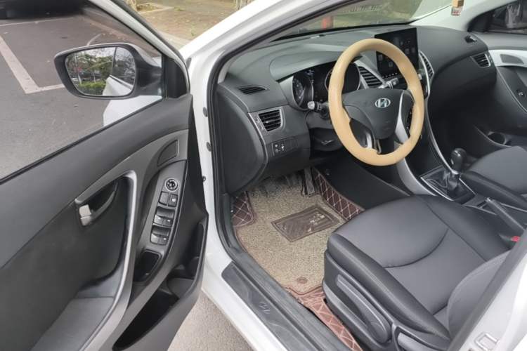Used Hyundai Elantra (5th Generation / Langdong) 2016 1.6L Manual Fashion Edition Driver Seat