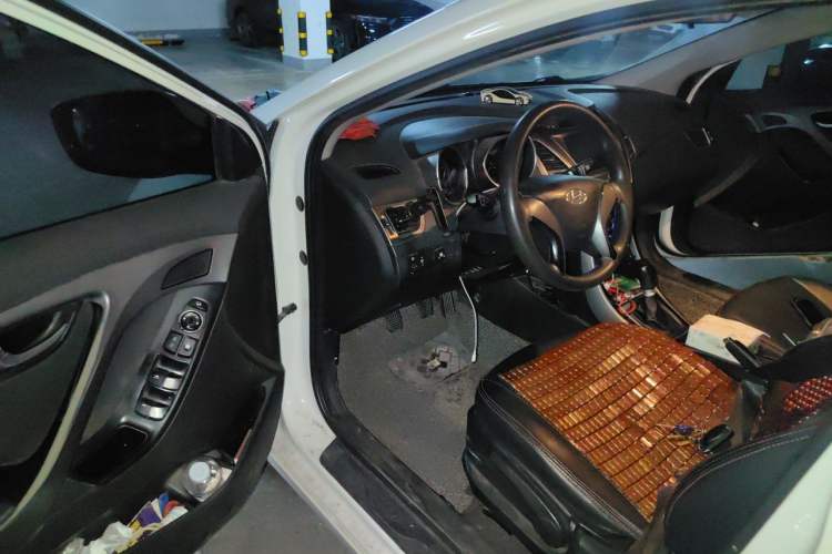Used Hyundai Elantra (5th Generation / Langdong) 2016 1.6L Manual Luxury Model Driver Seat