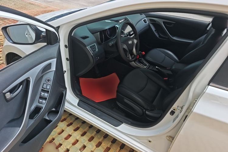 Used Hyundai Elantra (5th Generation / Langdong) 2016 1.6L Automatic Smart Version Driver Seat