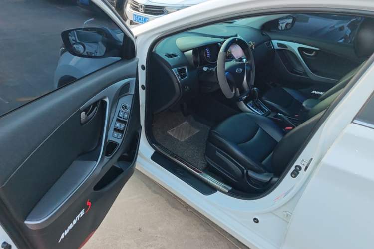 Used Hyundai Elantra (5th Generation / Langdong) 2016 1.6L Automatic Smart Version Driver Seat