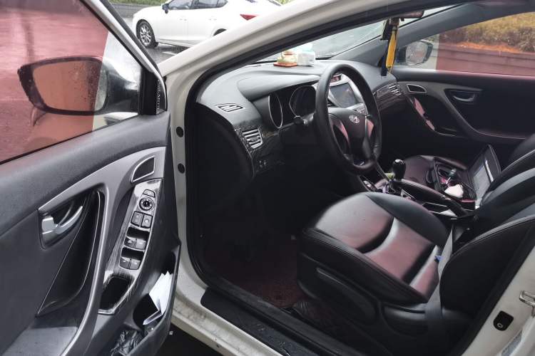Used Hyundai Elantra (5th Generation / Langdong) 2016 1.6L Manual Luxury Model Driver Seat