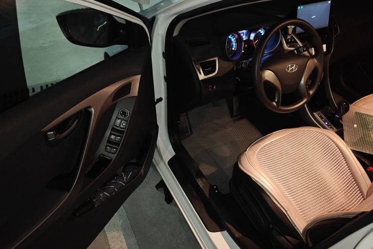 Used Hyundai Elantra (5th Generation / Langdong) 2016 1.6L Automatic Smart Version Driver Seat