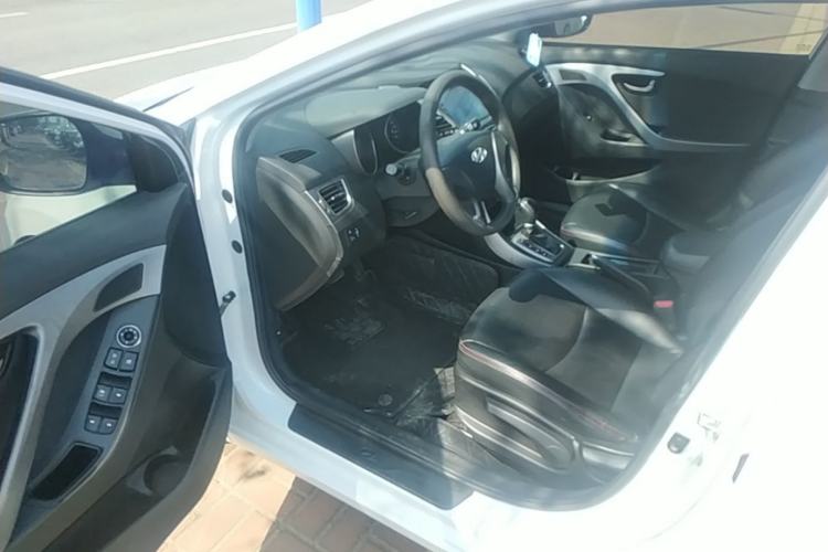 Used Hyundai Elantra (5th Generation / Langdong) 2016 1.6L Automatic Smart Version Driver Seat