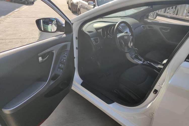 Used Hyundai Elantra (5th Generation / Langdong) 2016 1.6L Automatic Prestige Model Driver Seat