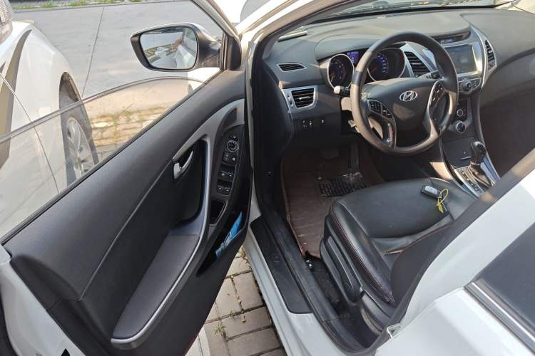 Used Hyundai Elantra (5th Generation / Langdong) 2016 1.6L Automatic Prestige Model Driver Seat