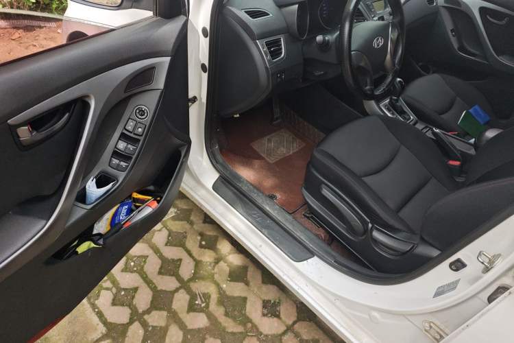 Used Hyundai Elantra (5th Generation / Langdong) 2016 1.6L Automatic Smart Version Driver Seat