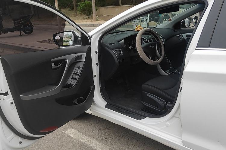 Used Hyundai Elantra (5th Generation / Langdong) 2016 1.6L Automatic Smart Version Driver Seat