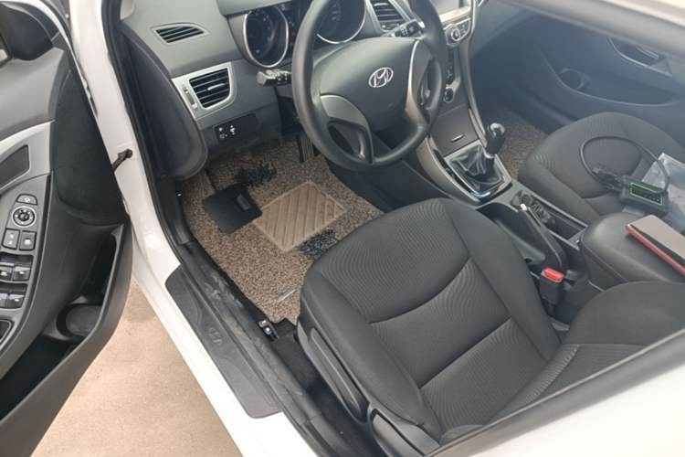 Used Hyundai Elantra (5th Generation / Langdong) 2016 1.6L Manual Luxury Model Driver Seat