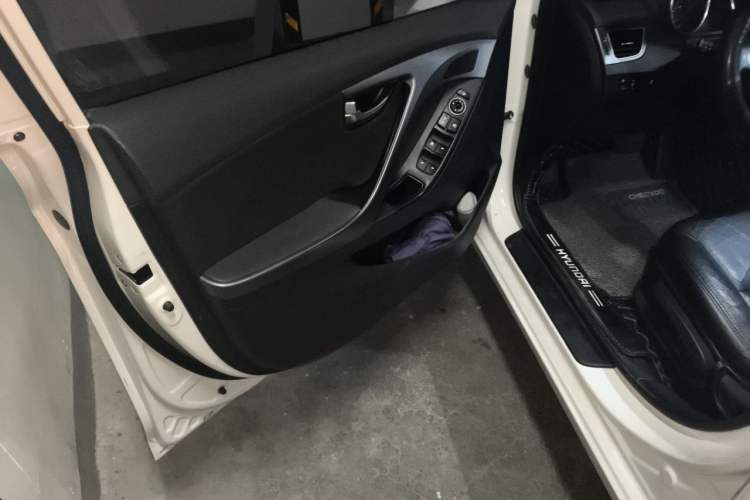 Used Hyundai Elantra (5th Generation / Langdong) 2016 1.6L Automatic Prestige Model Driver Seat