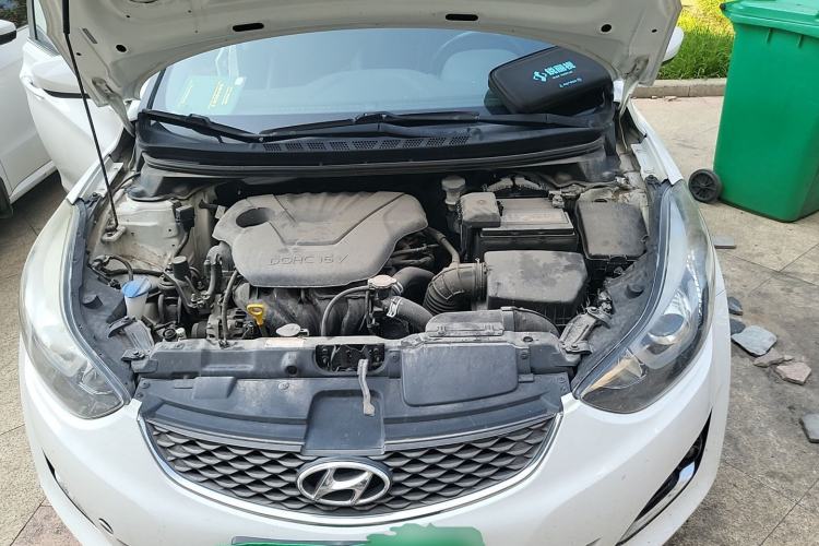 Used Hyundai Elantra (5th Generation / Langdong) 2016 1.6L Automatic Smart Version Engine Bay