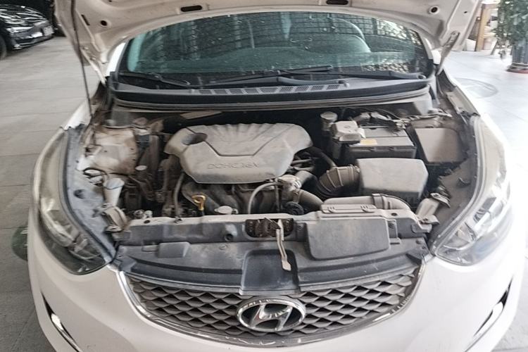 Used Hyundai Elantra (5th Generation / Langdong) 2016 1.6L Automatic Smart Version Engine Bay