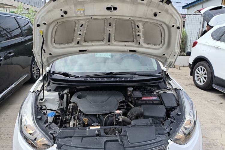 Used Hyundai Elantra (5th Generation / Langdong) 2016 1.6L Automatic Prestige Model Engine Bay