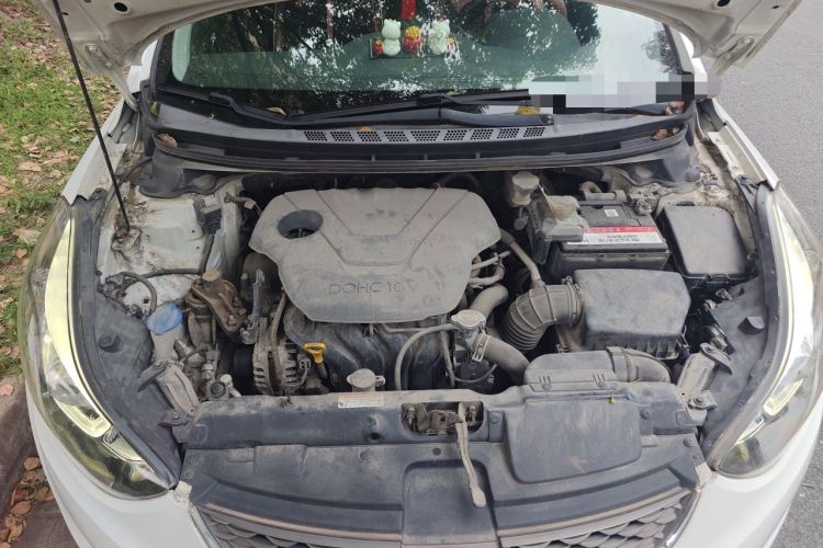 Used Hyundai Elantra (5th Generation / Langdong) 2016 1.6L Manual Luxury Model Engine Bay