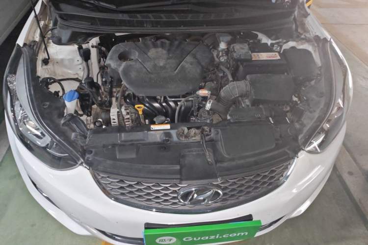 Used Hyundai Elantra (5th Generation / Langdong) 2016 1.6L Manual Luxury Model Engine Bay