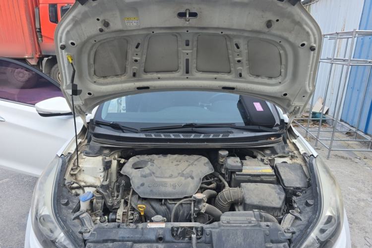 Used Hyundai Elantra (5th Generation / Langdong) 2016 1.6L Manual Luxury Model Engine Bay