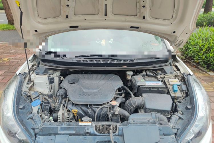 Used Hyundai Elantra (5th Generation / Langdong) 2016 1.6L Automatic Smart Version Engine Bay
