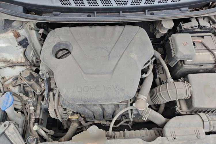 Used Hyundai Elantra (5th Generation / Langdong) 2016 1.6L Automatic Smart Version Engine Bay