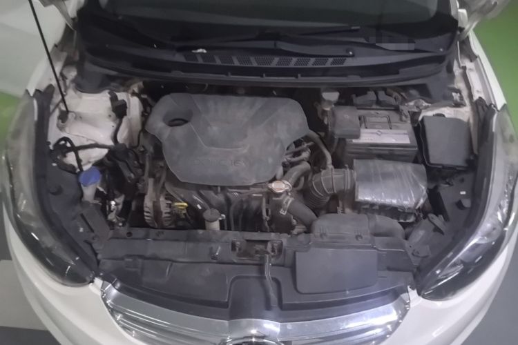 Used Hyundai Elantra (5th Generation / Langdong) 2016 1.6L Automatic Smart Version Engine Bay