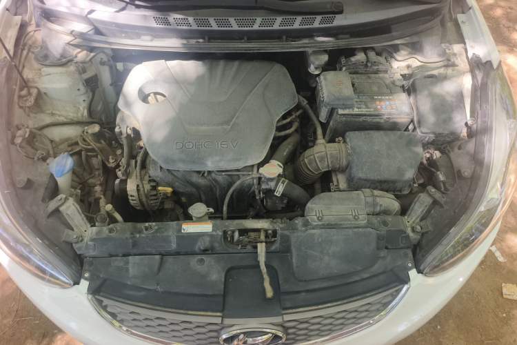 Used Hyundai Elantra (5th Generation / Langdong) 2016 1.6L Automatic Smart Version Engine Bay