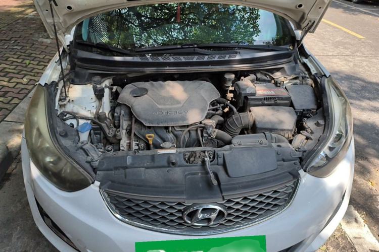 Used Hyundai Elantra (5th Generation / Langdong) 2016 1.6L Automatic Smart Version Engine Bay
