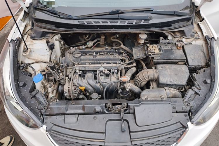 Used Hyundai Elantra (5th Generation / Langdong) 2016 1.6L Manual Luxury Model Engine Bay