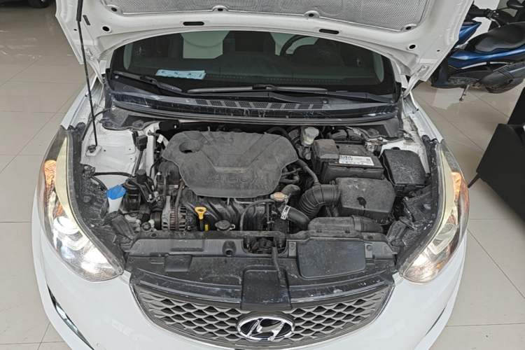 Used Hyundai Elantra (5th Generation / Langdong) 2016 1.6L Automatic Prestige Model Engine Bay