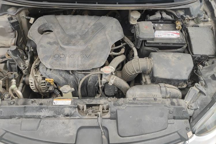 Used Hyundai Elantra (5th Generation / Langdong) 2016 1.6L Automatic Smart Version Engine Bay