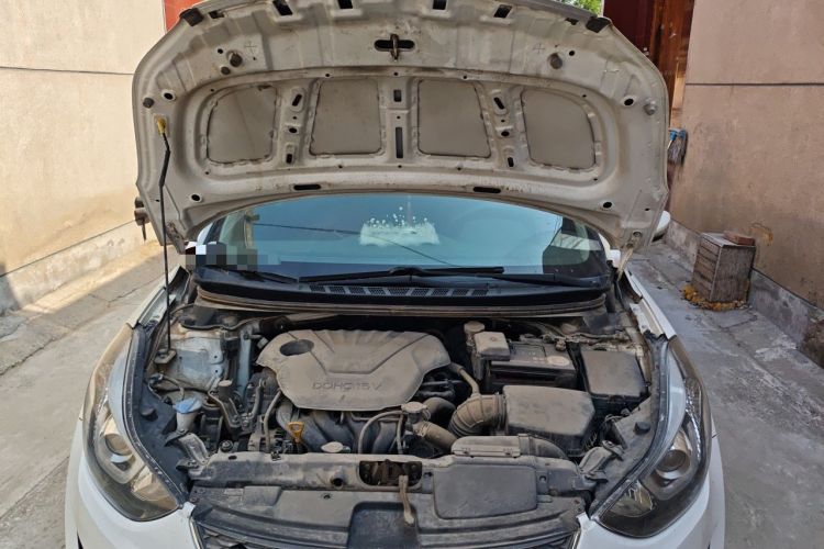 Used Hyundai Elantra (5th Generation / Langdong) 2016 1.6L Manual Luxury Model Engine Bay
