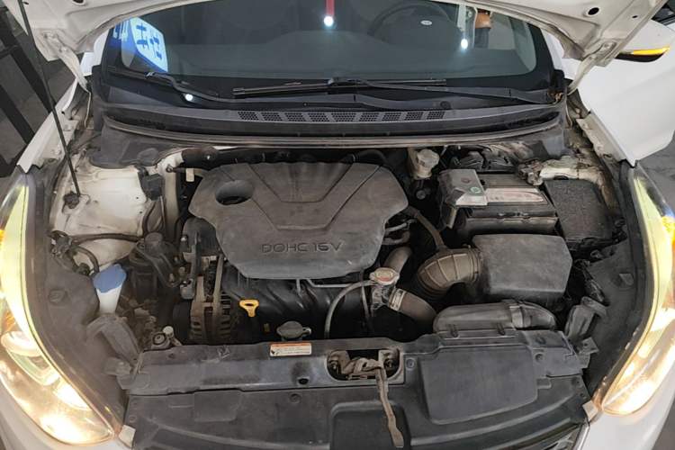 Used Hyundai Elantra (5th Generation / Langdong) 2016 1.6L Automatic Prestige Model Engine Bay
