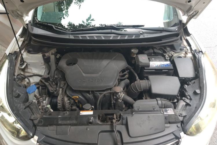 Used Hyundai Elantra (5th Generation / Langdong) 2016 1.6L Automatic Smart Version Engine Bay