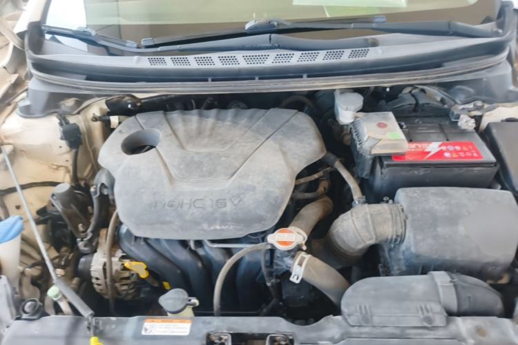 Used Hyundai Elantra (5th Generation / Langdong) 2016 1.6L Automatic Smart Version Engine Bay