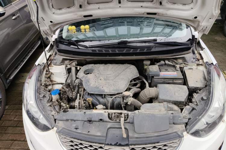 Used Hyundai Elantra (5th Generation / Langdong) 2016 1.6L Automatic Prestige Model Engine Bay