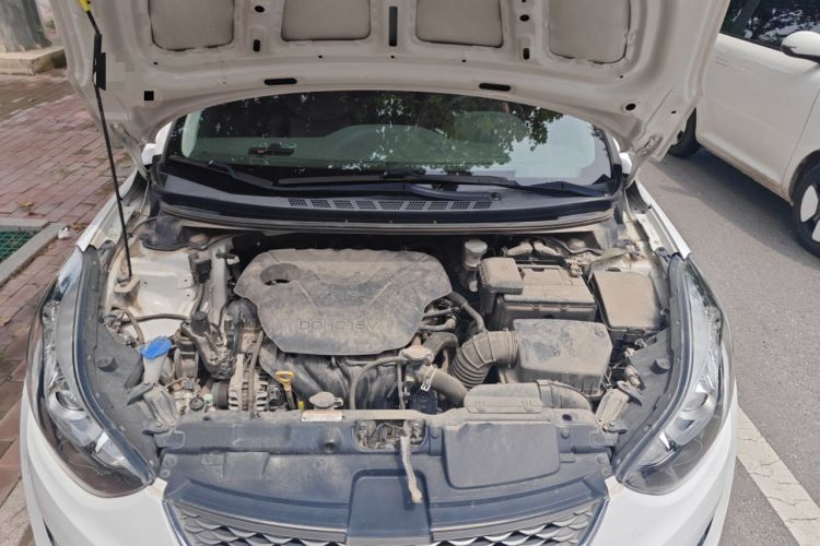 Used Hyundai Elantra (5th Generation / Langdong) 2016 1.6L Automatic Prestige Model Engine Bay