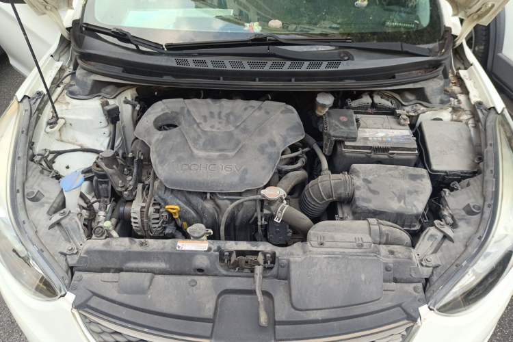 Used Hyundai Elantra (5th Generation / Langdong) 2016 1.6L Automatic Prestige Model Engine Bay