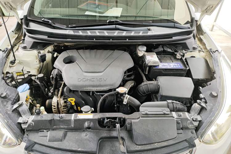Used Hyundai Elantra (5th Generation / Langdong) 2016 1.6L Automatic Prestige Model Engine Bay